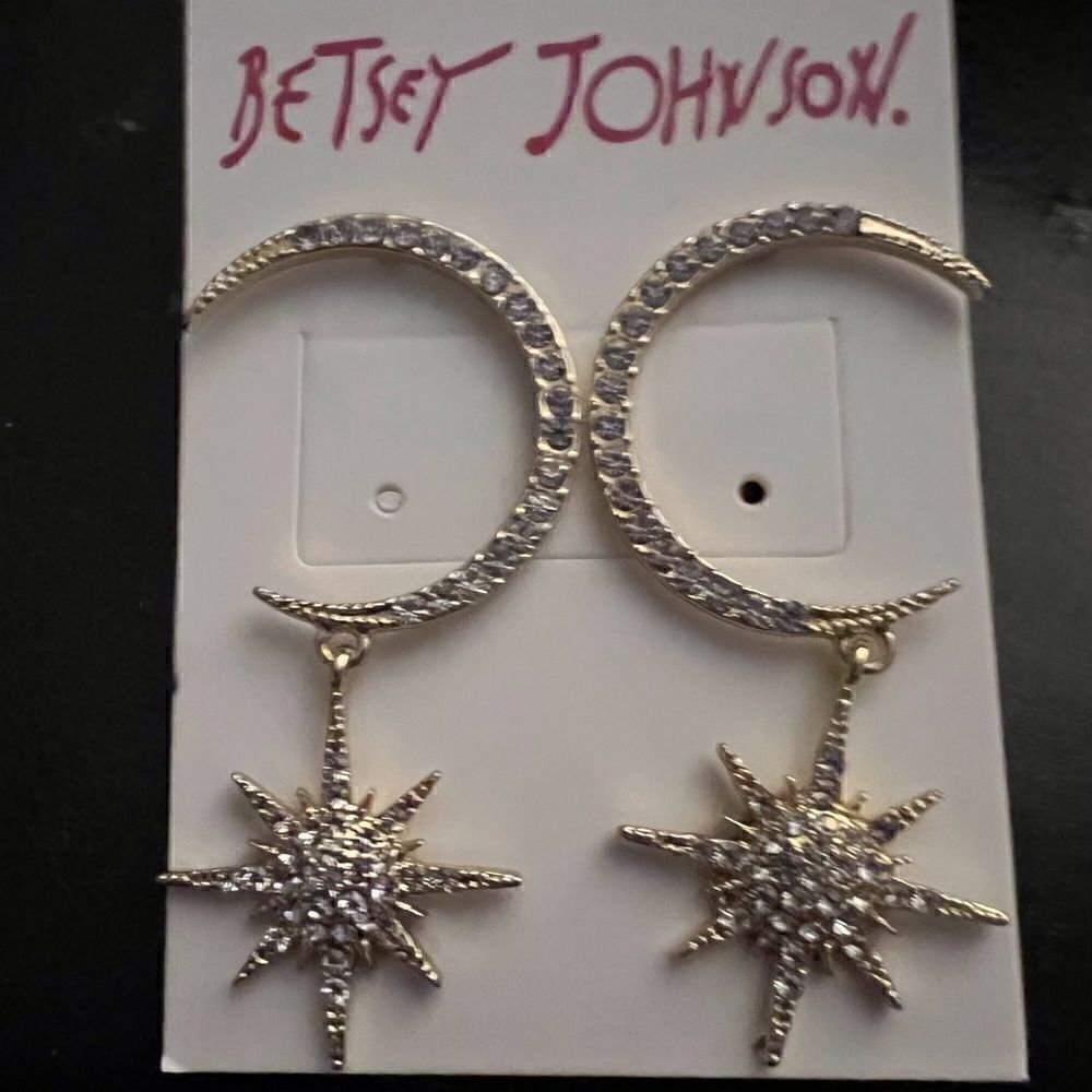 🌙 Betsey Johnson crystal embellished celestial earrings 🌙